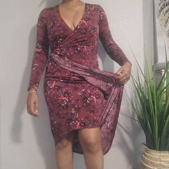 Guess Women's Burgundy V-Neck Dress Front Overlap Size S/CH - Picture 2 of 7